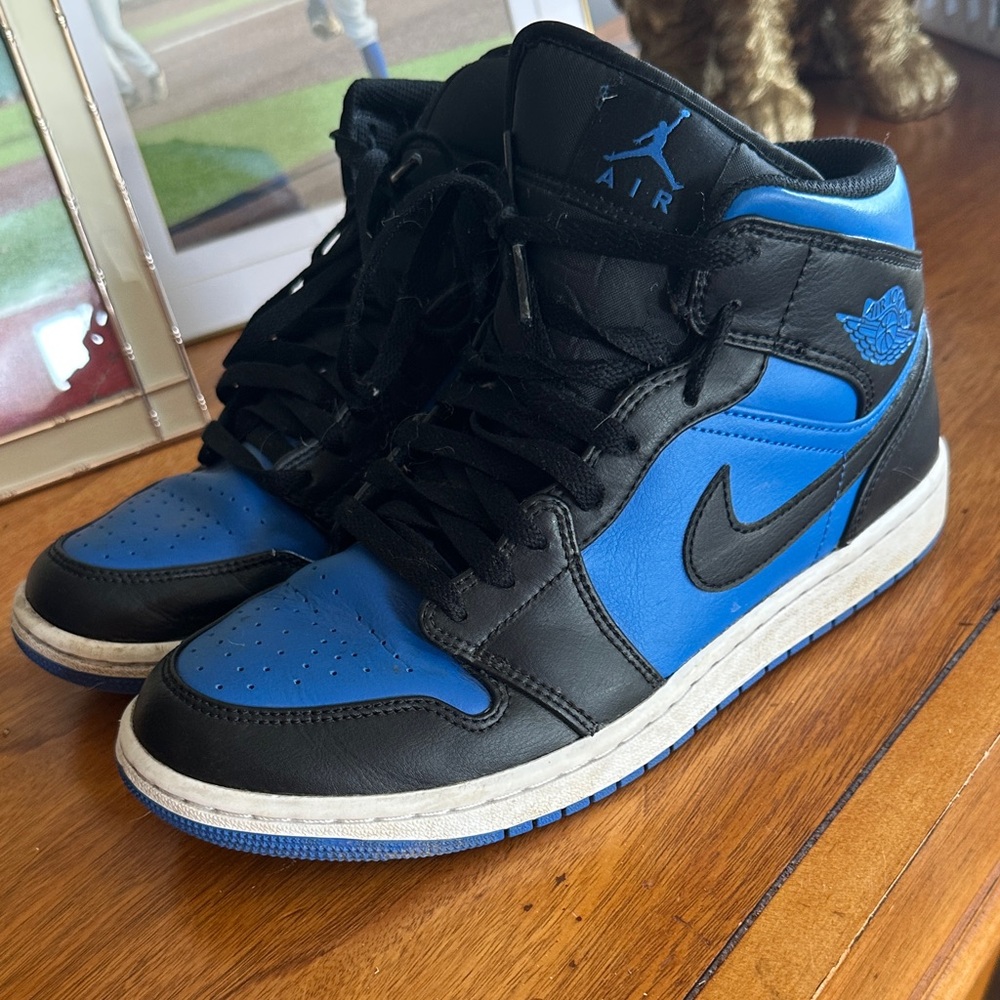 Nike Black and Blue air Jordan